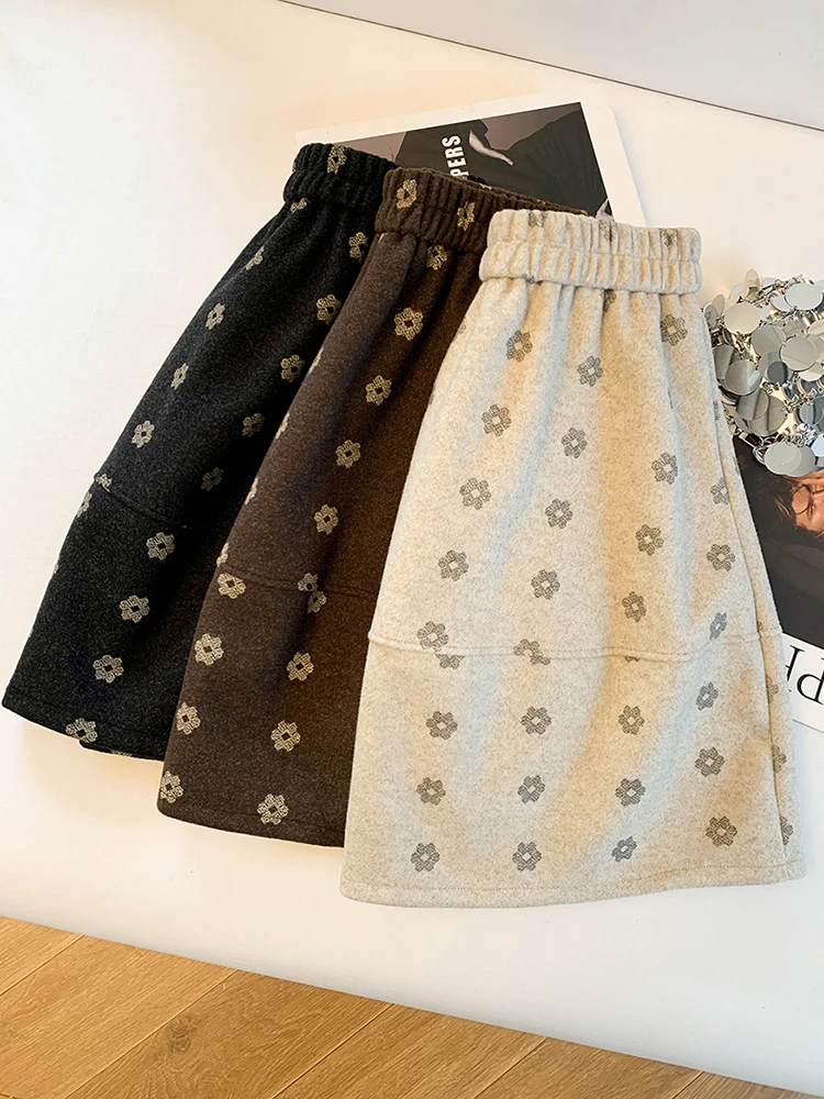 

Рекомендуемая модель: Шерстяная юбка-миди с эффектом пышности и цветочным узором, женская, осень-зима 2025, новинка, универсальная...