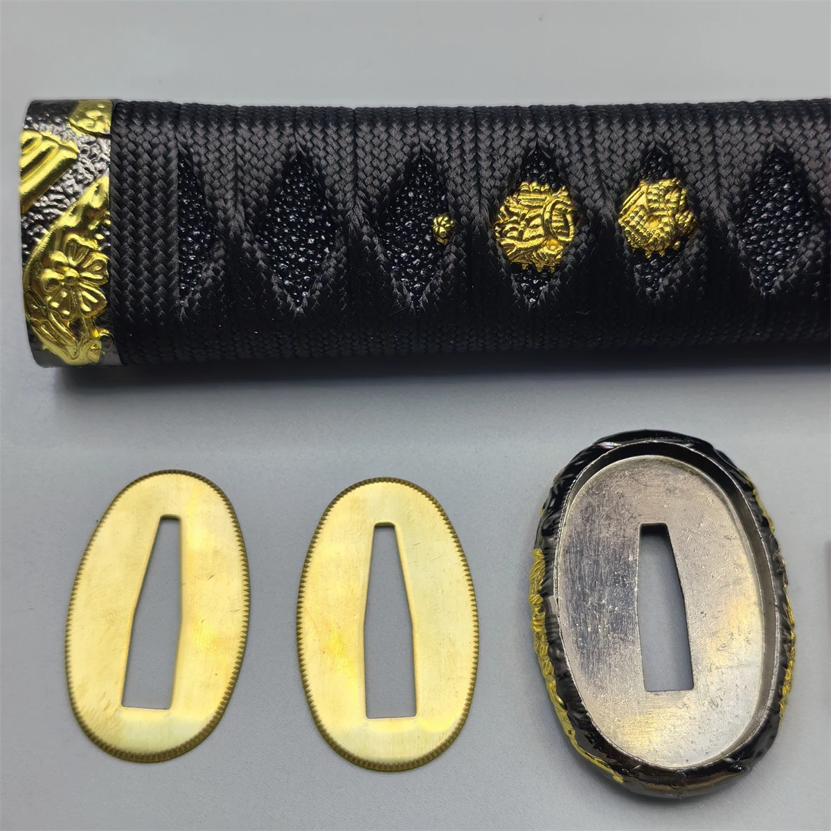 15cm Black Tsuka Handle For Japanese Wakizashi Tanto Katana Sword Fittings Set Alloy Tsuba+Menuki+Fuchi+Kashira Brass Habaki Sep - view 5
