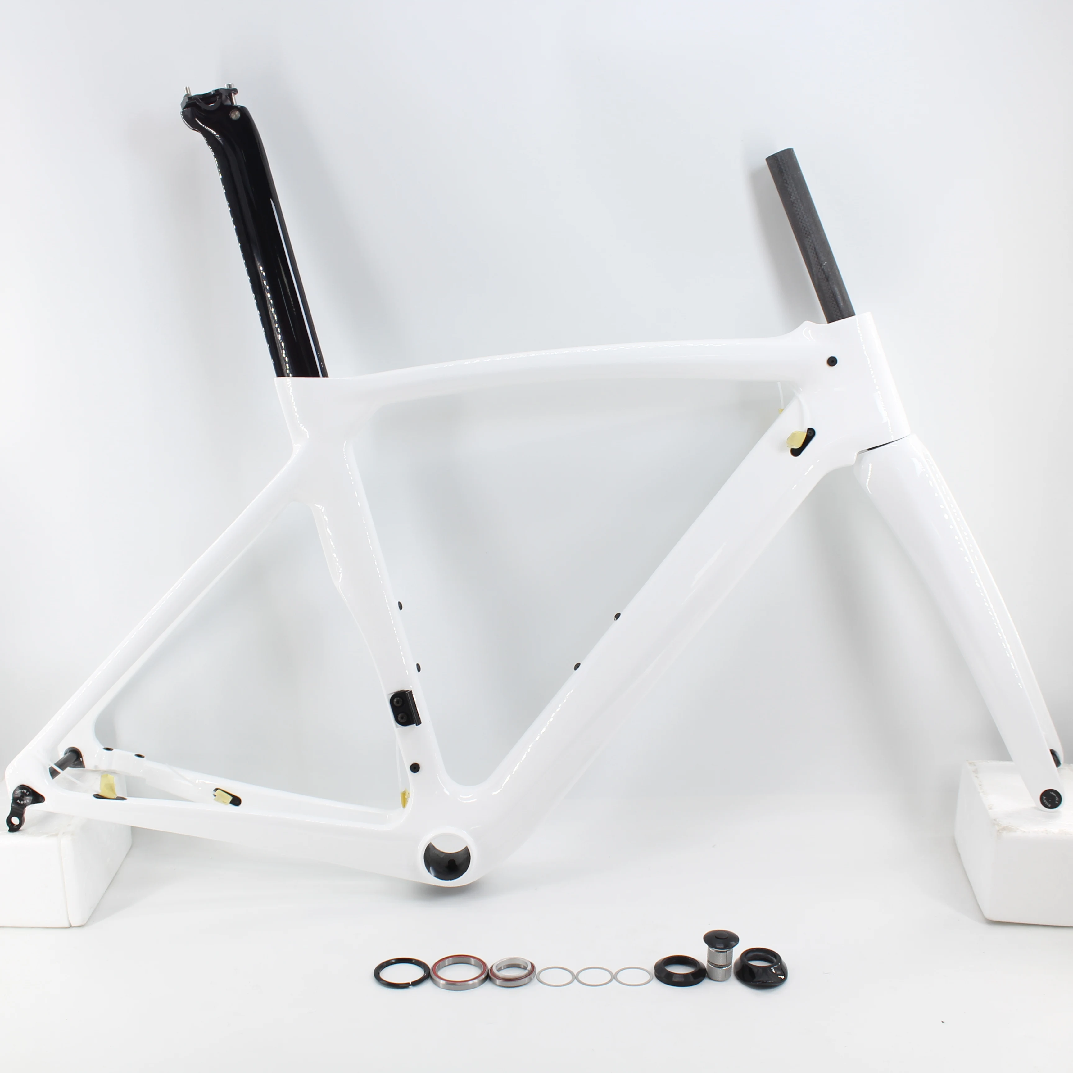 

New XR4 700C Road Bike gloss matt UD Full Carbon Fibre Thru Axle Disc Brake Frame Carbon Bicycle Frame Fork Seatpost Lightest