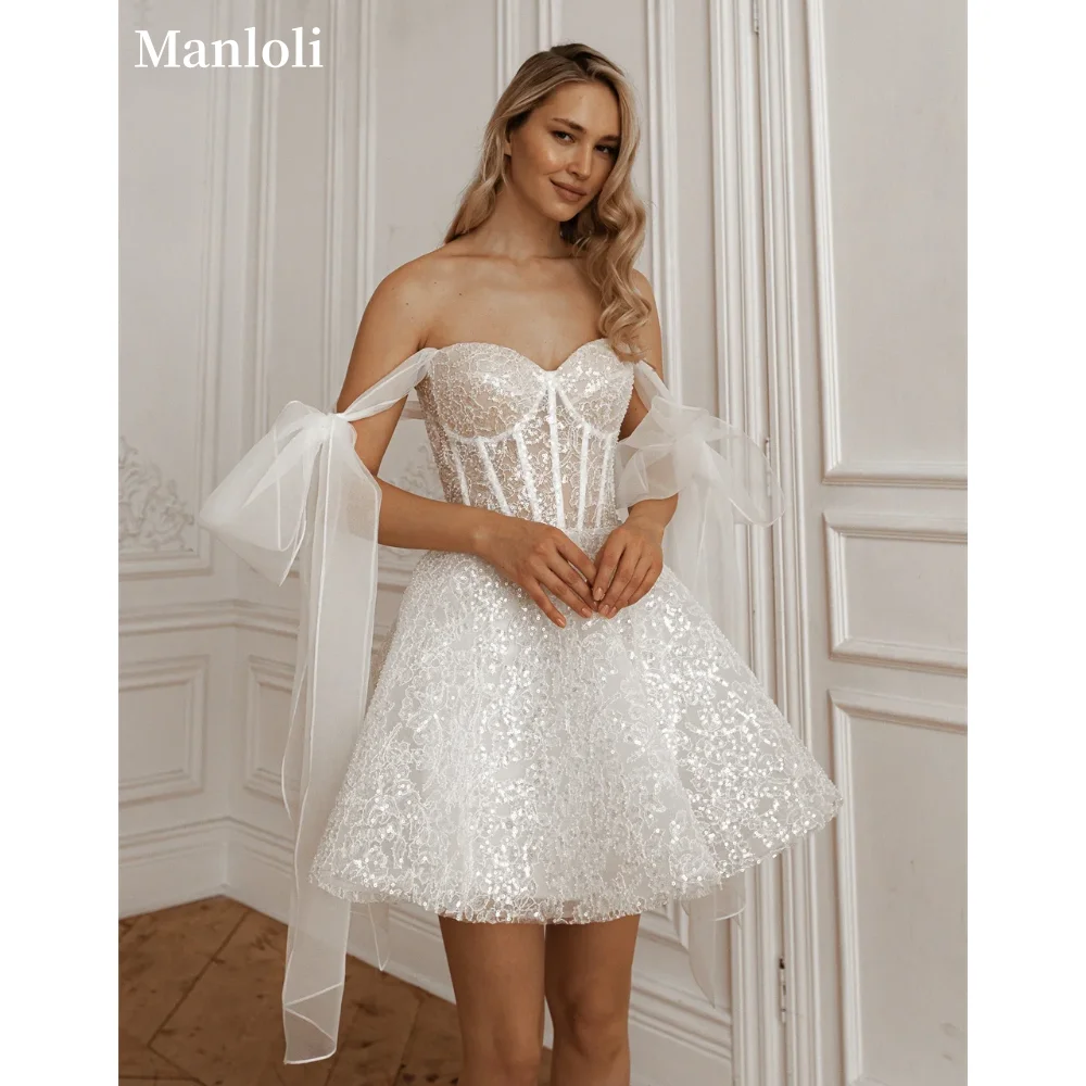 

Manloli кружевное блестящее мини-короткое свадебное платье с морщинами и бантом с открытыми плечами свадебное платье кружевной жилет короткое платье трапециевидной формы на заказ