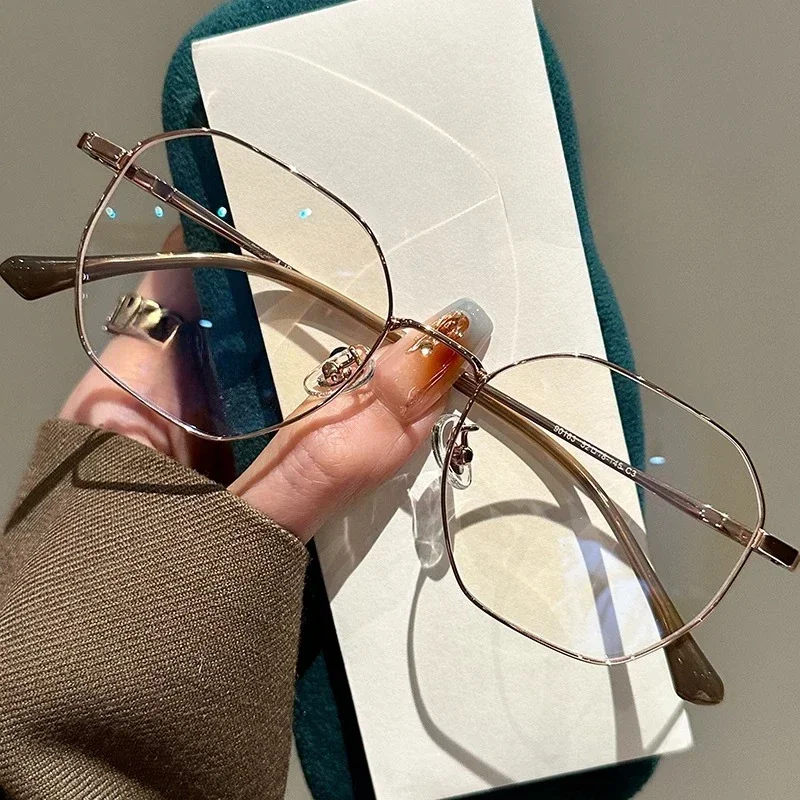New Trendy Finished Blue Light Blocking Myopia Glasses Fashion Round Frame Prescription Near Sight Diopter Minus Eyewear-1.0-1.5