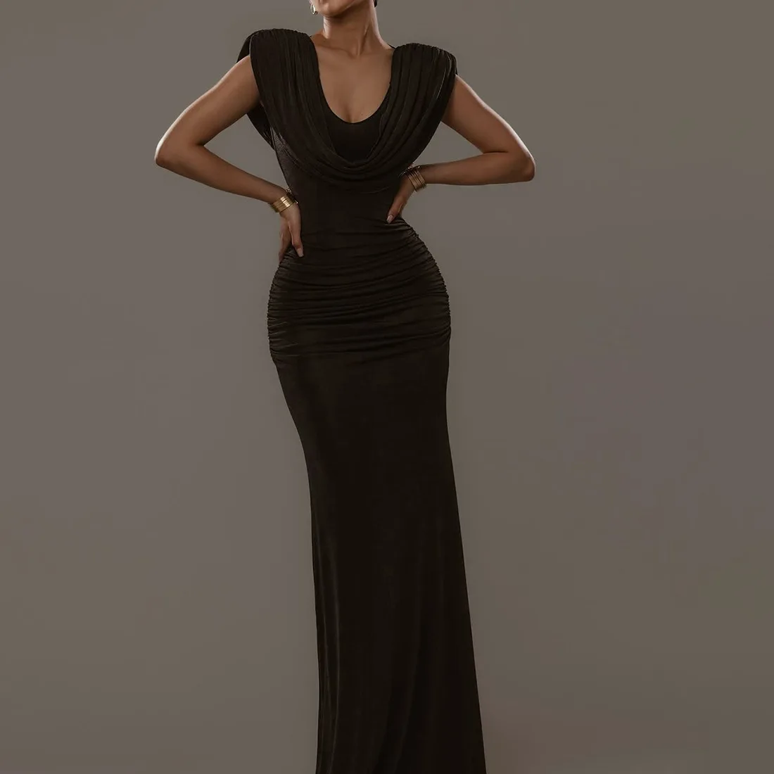 

Swinging Neck Classic Women Maxi Evening Prom Dress High Street Solid Luxury Pleated Body-shaping Vestidos Female Banquet Robe