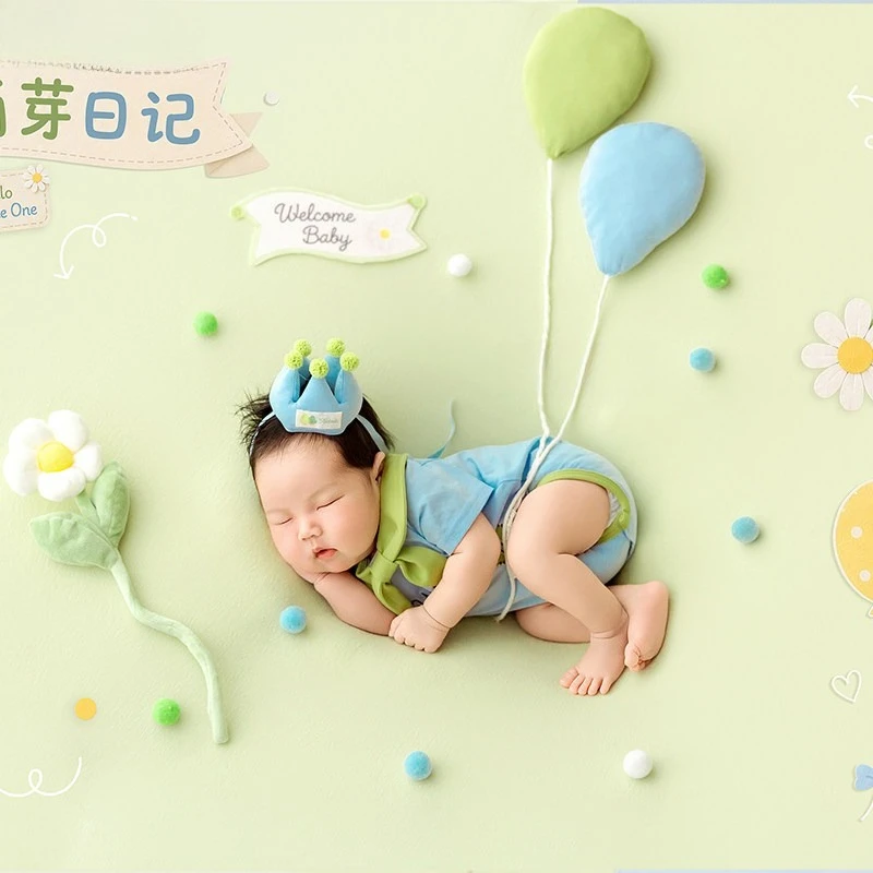 Newborn Potography Props Spring Vigor Green Theme with Outfit Hat Backdrop Balloons and Florals Decoration for Studio Potoshoot