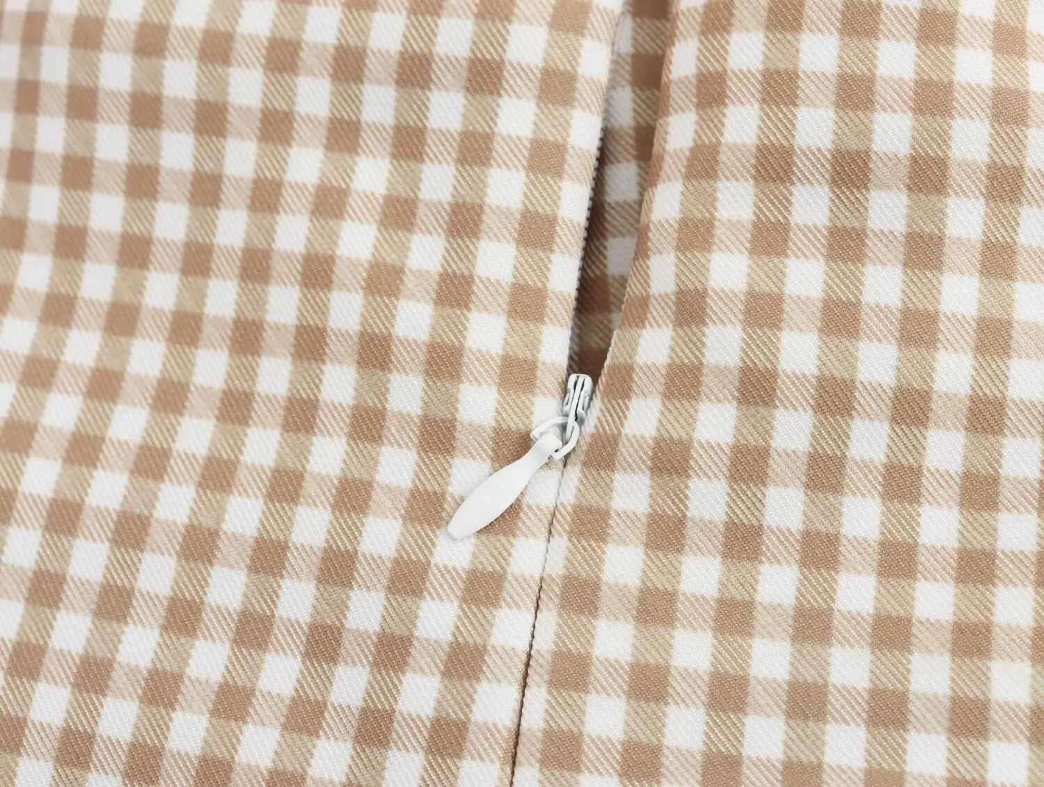 2023 Neue Damenbekleidung: Modisches Neckholder-Kleid im europäischen und amerikanischen Stil mit V-Ausschnitt und Schleifendekoration