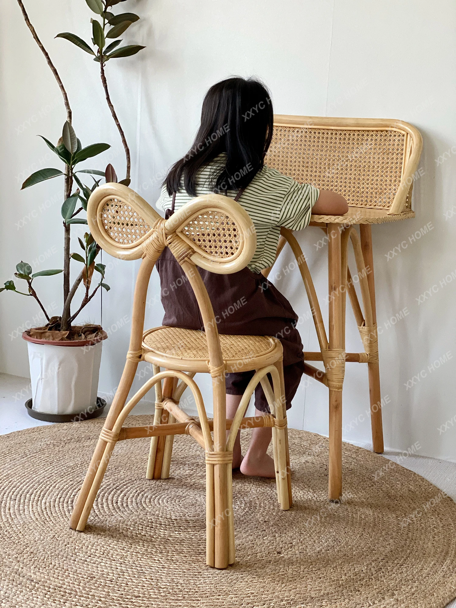 

LSmall Vanity Table Portable Rattan Minimalist Unique Makeup Desk Dressers Seating Corner Coiffeuse De Chambre Furniture