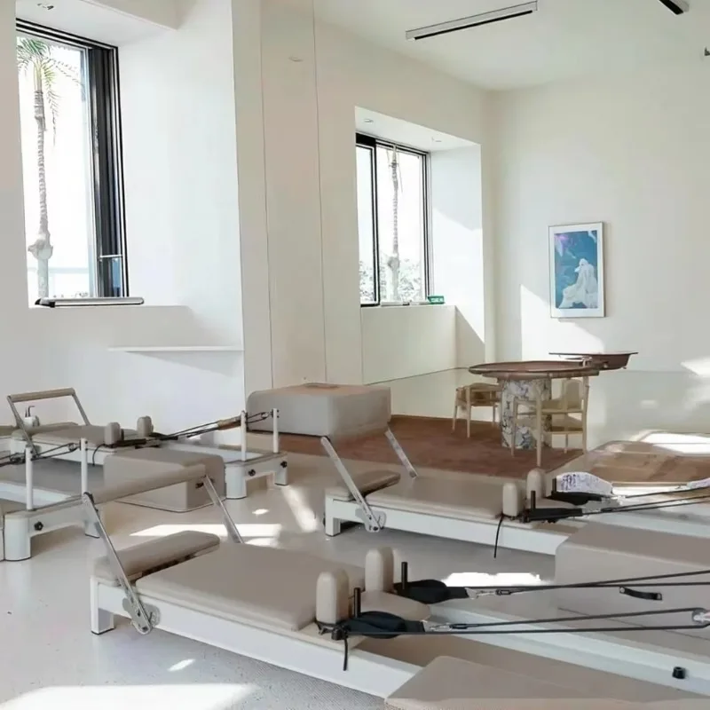 Customized Pilates Reformer Aluminum White Yoga Pilates Home Equipment Pilates Reformer Professional Studio Use at Home Reformer