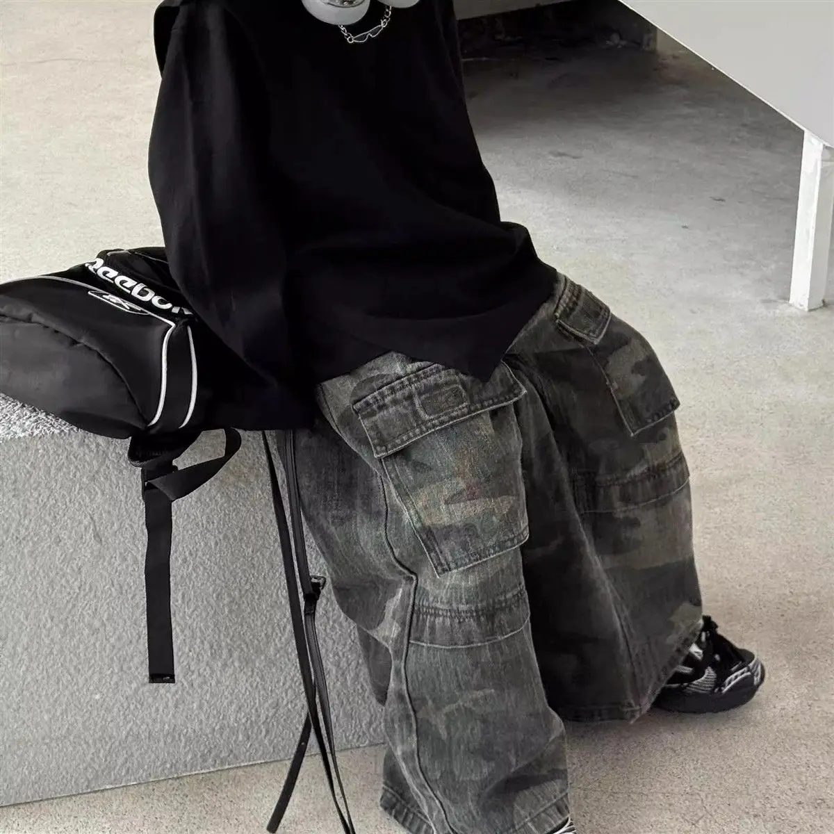 

Джинсовые джинсовые брюки для мальчиков — новый осенний стиль 2025 г., детские свободные широкие брюки в стиле хип-хоп, камуфляжные брюки в стиле ретро