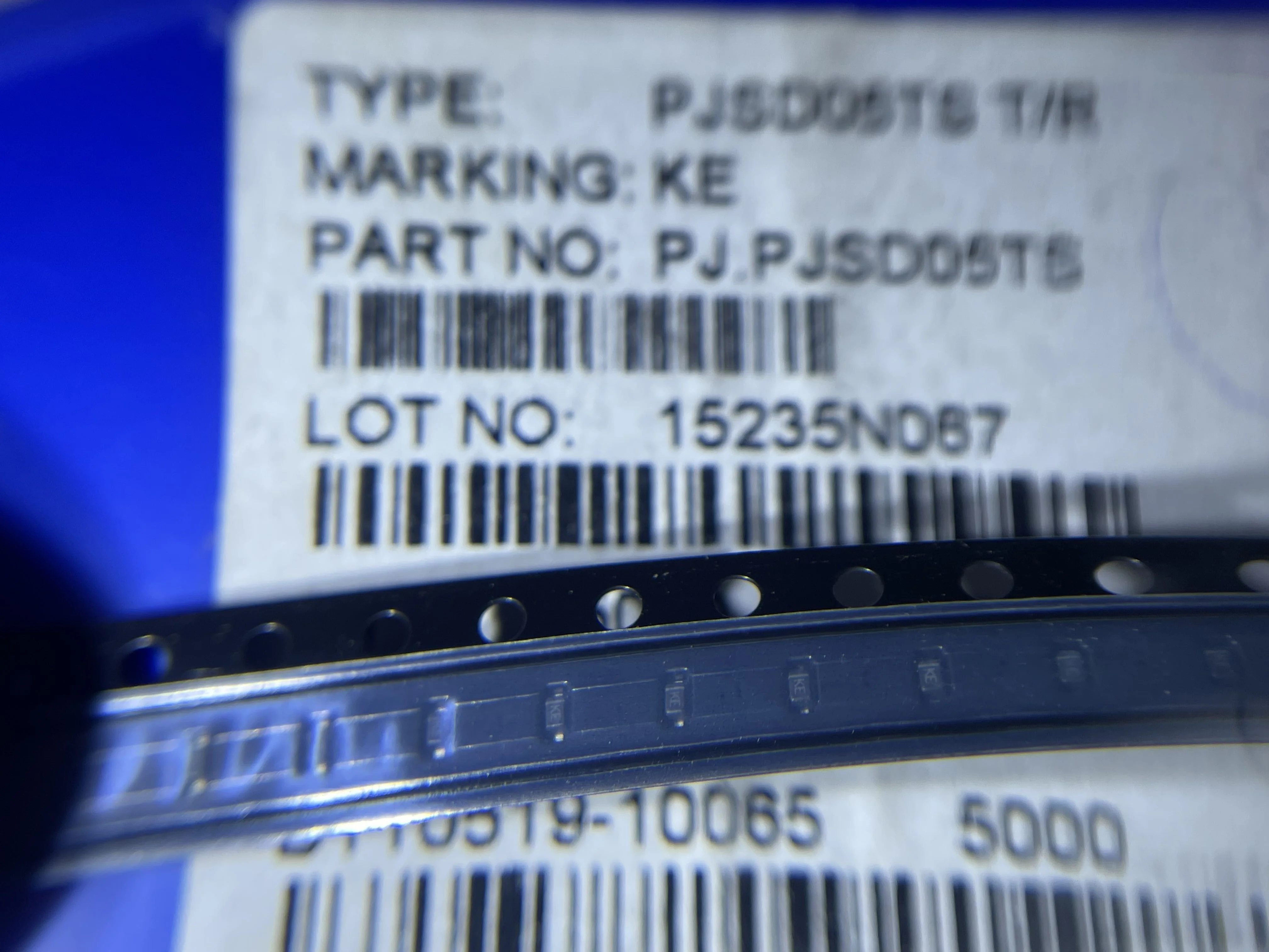 20 Chiếc 2SC4617EBTLR PJSD05TS T/R ZMM5V1ST MAZ8051GML 2SC4617 PJSD05 MAZ8051 Mới Ban Đầu Cổ