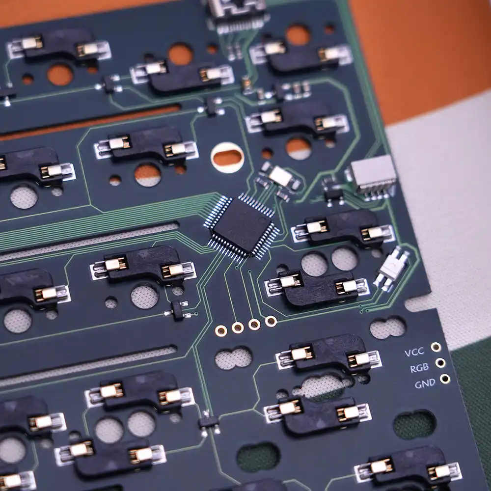 Rule60 V2 عدة لوحة المفاتيح الميكانيكية 60% التصنيع باستخدام الحاسب الآلي بأكسيد الألومنيوم علبة أكريليك مجموعات ربط السيراميك الارضي نوع C عبر 1.2 مللي متر PCB PC لوحة HHKB مخصص