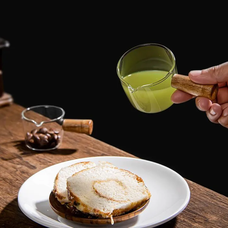 1pc Short Handled Milk Measuring Cup Coffee Milk Measuring Cup Wooden Handle Transparent Glass Measuring Cup Kitchen Accessories