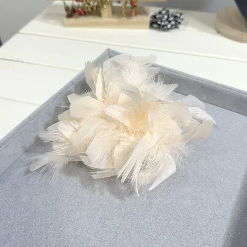 Suqi European and American Retro Large Feather High-end Women\'s Brooch Chest Flower Pin Natural Dress Hat Decoration Corsage