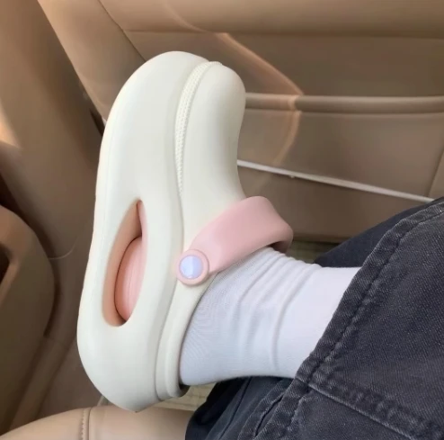 

Удобные женские сандалии для бассейна толщиной 7,7 см, летняя уличная пляжная обувь, женские садовые сабо без шнуровки, повседневные тапочки 2025 г.