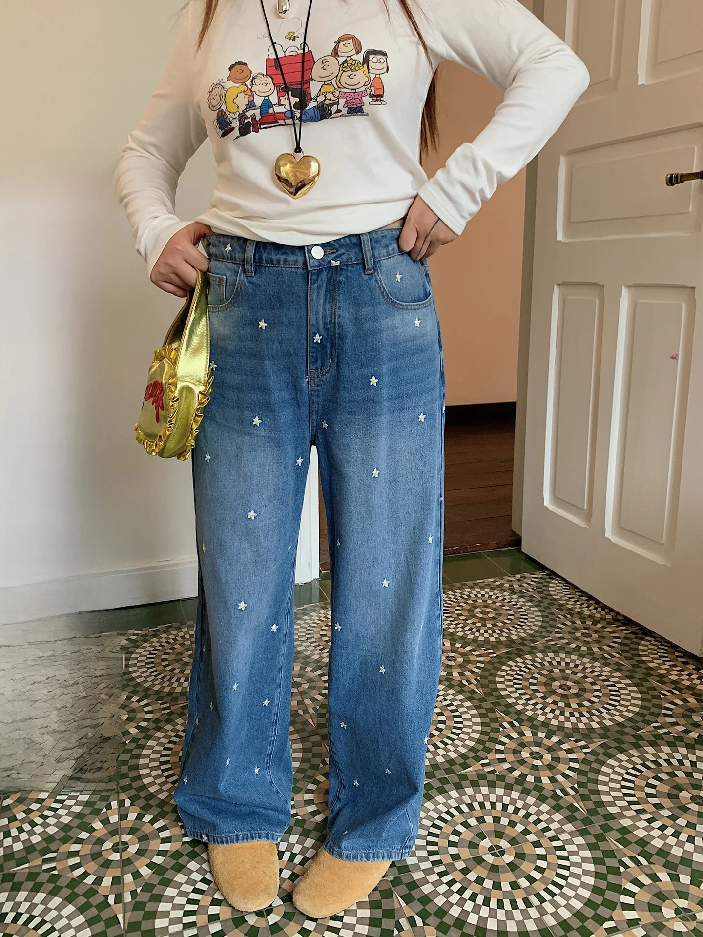 

Gold Stitched Floral Embroidery Straight Leg Jeans Women's plus Size High Waist Slimming Pants Spring 2026 New Sle