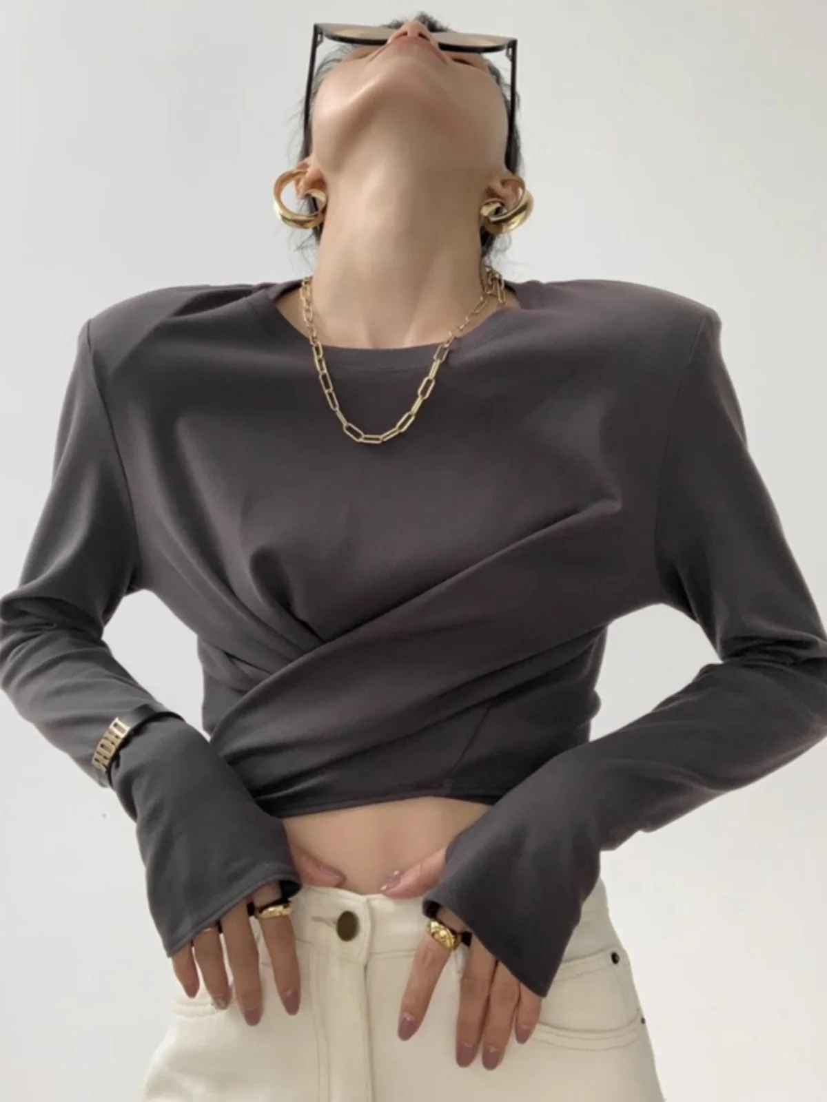 Short Women's Base Shirt Fashionable Shoulder Pad Long Sleeve T-Shirt Correct Shoulder High End Autumn Waist Card Back Strap Top