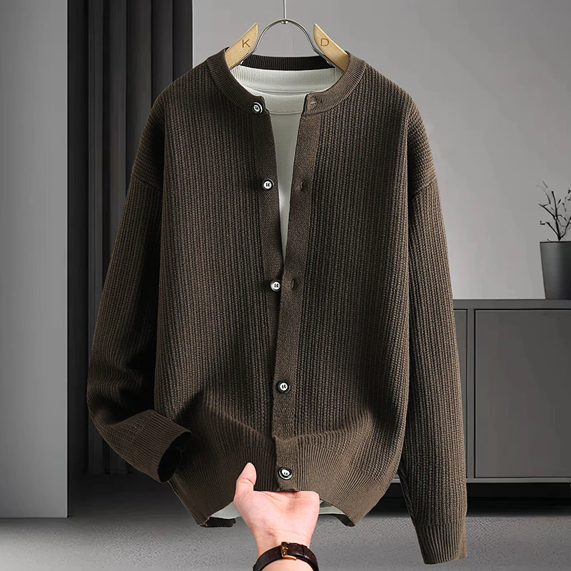 

Мужской вязаный кардиган с круглым вырезом, однотонный, в простом японском стиле, высококачественный свитер-жакет из комфортного полиэфирного волокна