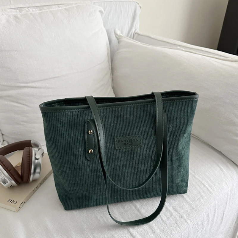 

Новые осенние модные и универсальные сумки-тоут, большая вместительная текстура, простые сумки на плечо, простые повседневные сумки в стиле ретро для пригородных поездок