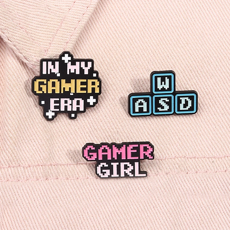 Dans mon Gamer Era Pixel émail broche Gamer fille WASD clavier jeu opération boutons broches revers Badge bijoux cadeau pour amis