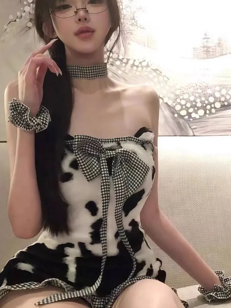 

Сексуальный и милый комплект с леопардовым принтом: топ на одно плечо и короткая юбка. Зимний модный комплект для женщин.