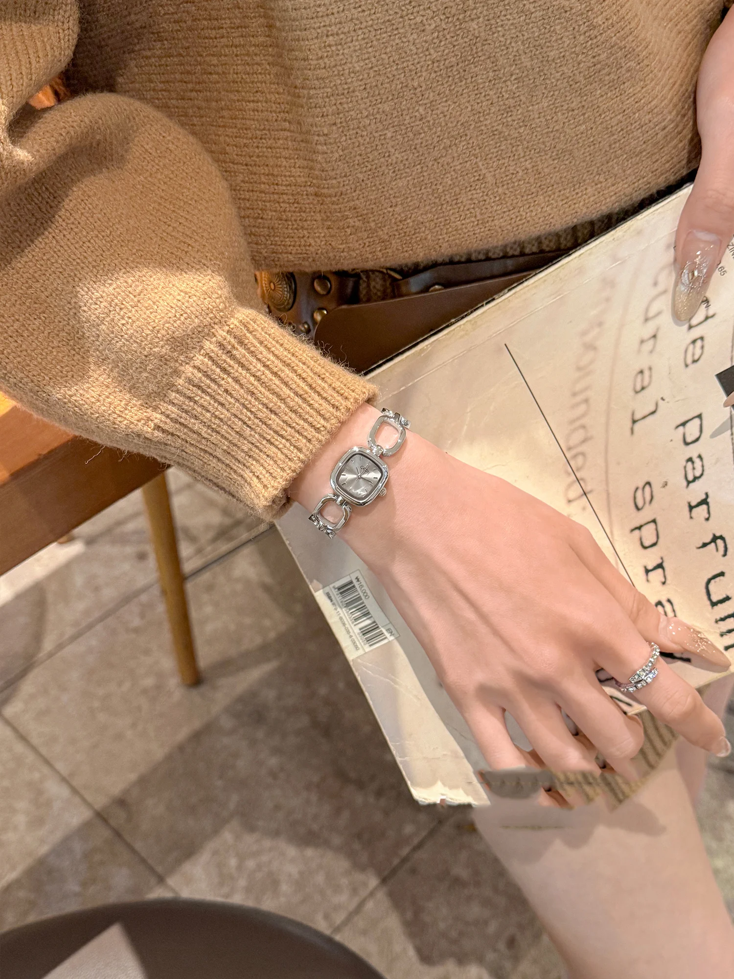 2029 молодые роскошные новые женские часы, элегантные кварцевые часы с квадратным маленьким циферблатом, женские изысканные часы-скелетон, тип браслета