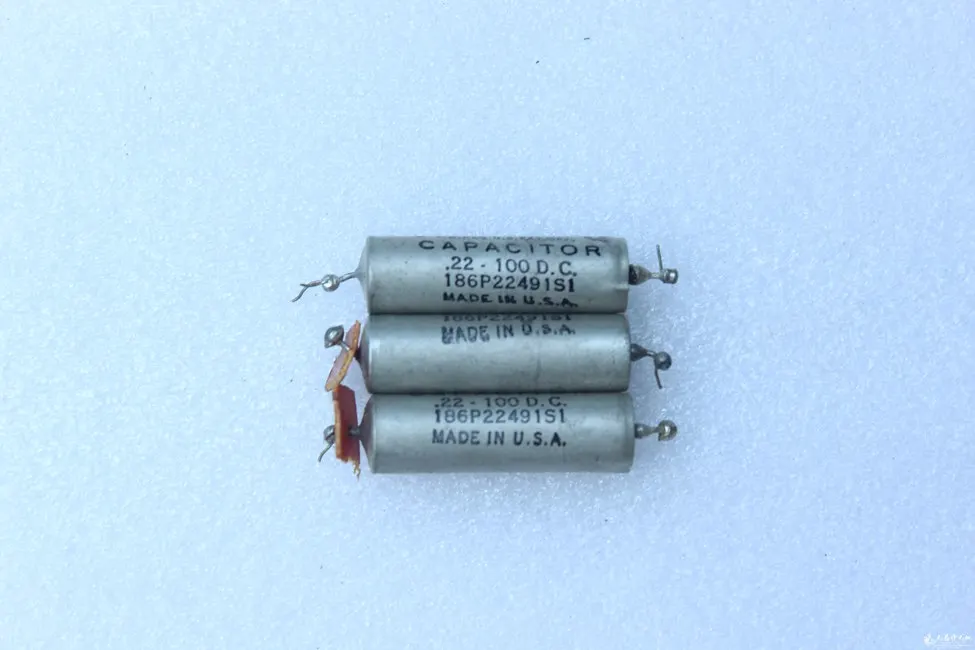 1pcs 0.22UF 100V Oil-immersed Capacitor Pin One End of the Ground Audiophile Bilevel Capacitor Disassembled