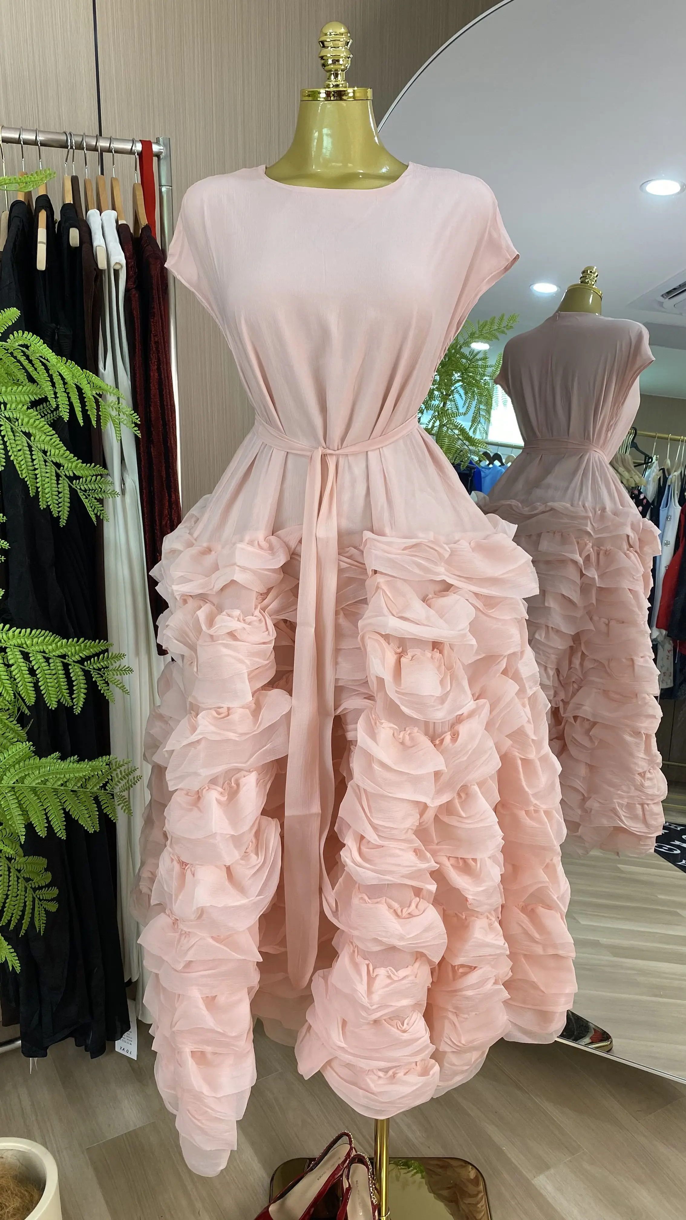 2026 Elegant solid color round neck sleeveless dress with loose lace details and a multi-layered skirt.-GZXX807