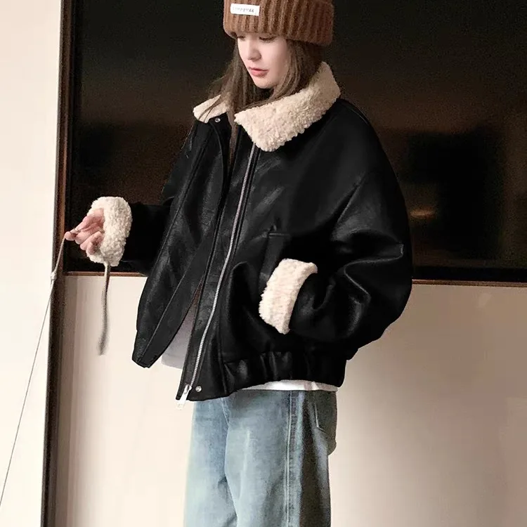 Thiened Fce ラムファー裏地付きジャケット レディース 冬 2025 新作 ルーズ モーターサイクル スタイル レトロ レザーコート ロング丈 ジッパー...