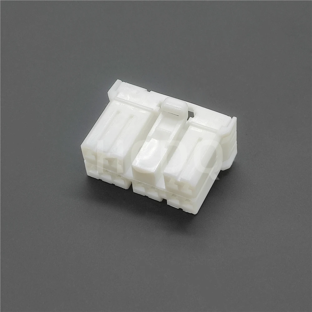 

10 PCS Original and genuine 173851-1 automobile connector plug housing supplied from stock