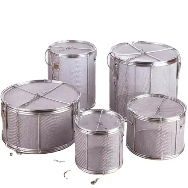 Large 25 * 25 cm 304 stainless steel seasoning bag gravy soup flavor spice box tea meat basket pot residue separation