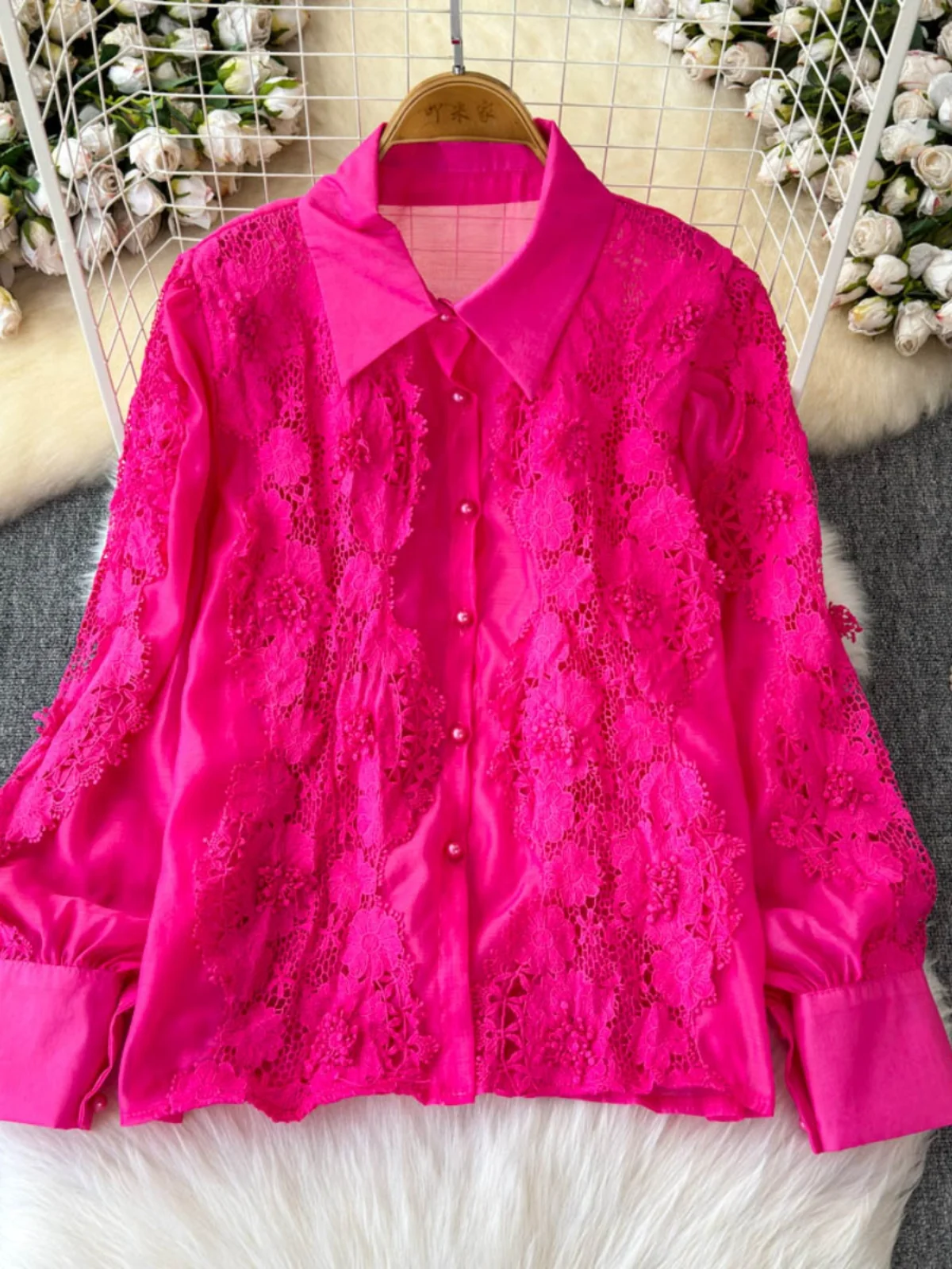 المرأة أزياء طية صدر السترة الدانتيل قميص سليم صالح زر أسفل الجوف خارج عارضة بلوزة