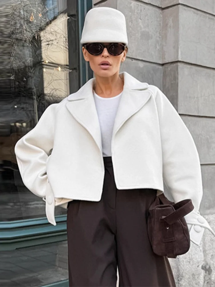 

Модная женская укороченная куртка с отложным воротником, однотонная, осенняя коллекция 2026, шикарная повседневная уличная одежда, элегантное пальто с полными рукавами, подплечниками и широким отворотом