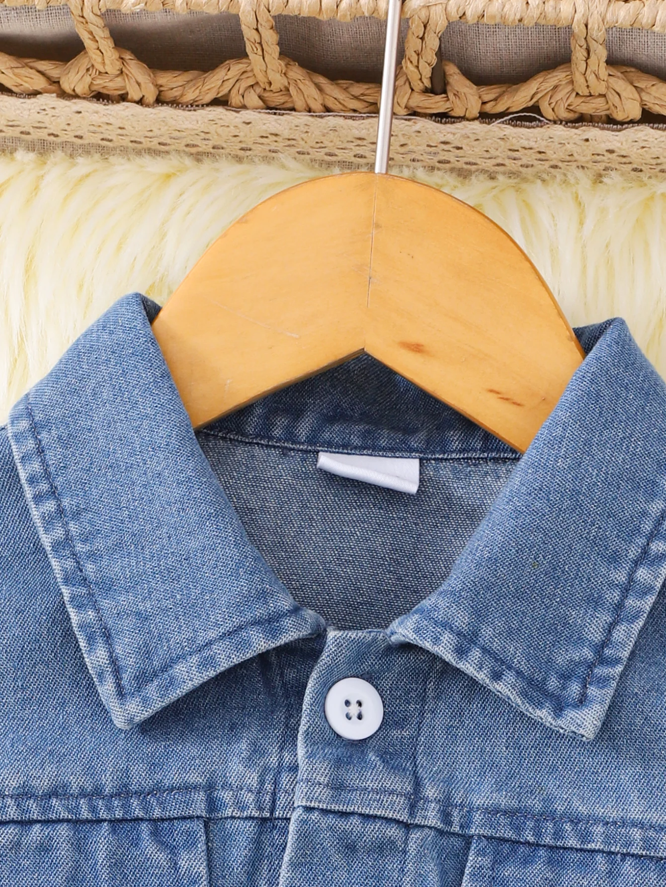 Thumbnail 2 - #84 Denim Jackets List of Top Picks