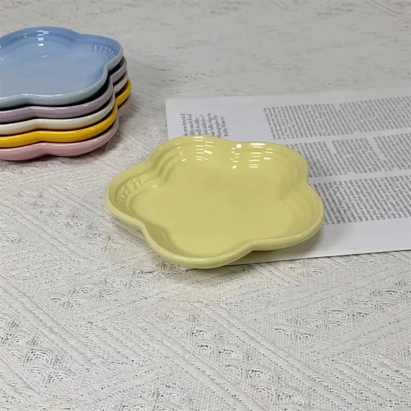 14cm Regenbogenfarbener Pflaumenblütenförmiger Keramikteller, Haustierfutterschale, Gewürz- und Saucenschale, Knochenteller, Haushalts-Geschirr – Detail 7