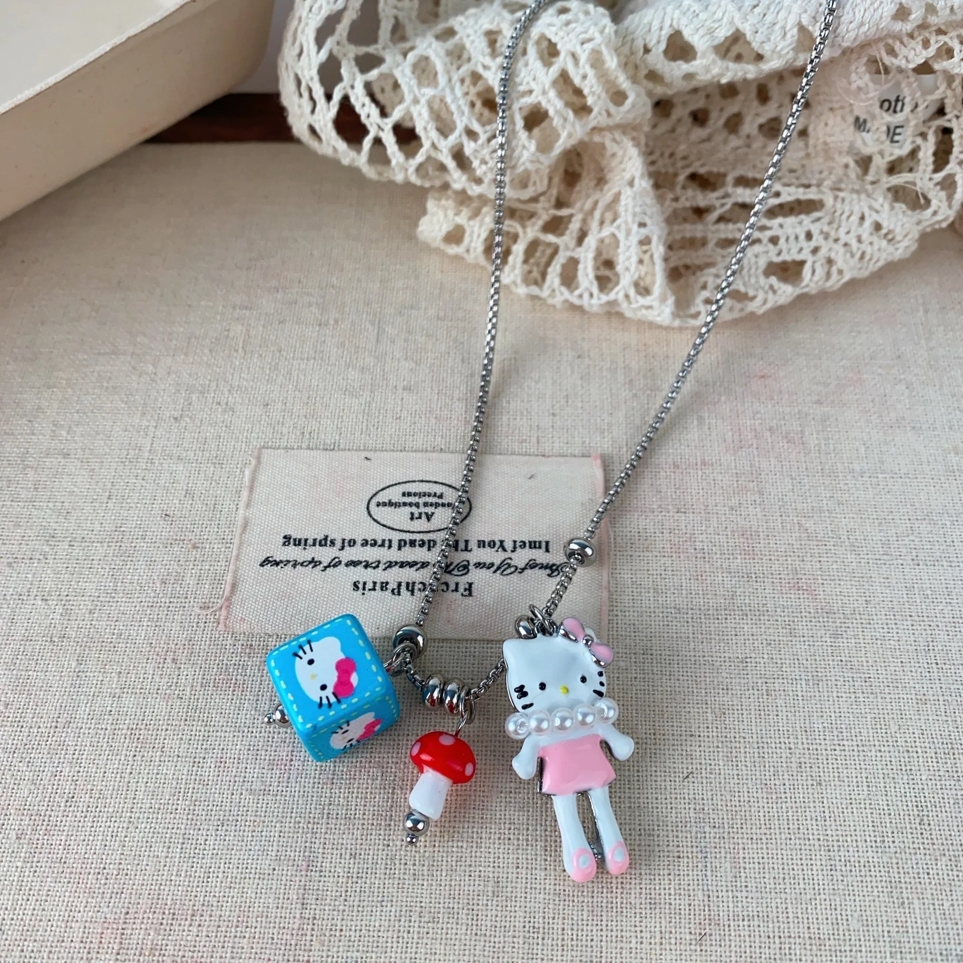 Cute cartoon KT cat pendant necklace niche cute design necklace sweet girl heart collarbone chain