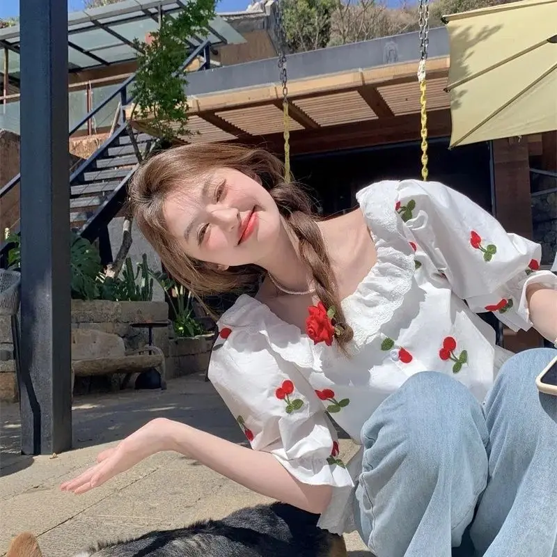 Femme Summer Fashion Trend Stampa Tinta unita Colletto quadrato Manica corta Abbigliamento donna Top ricamati alla moda tutto-fiammifero