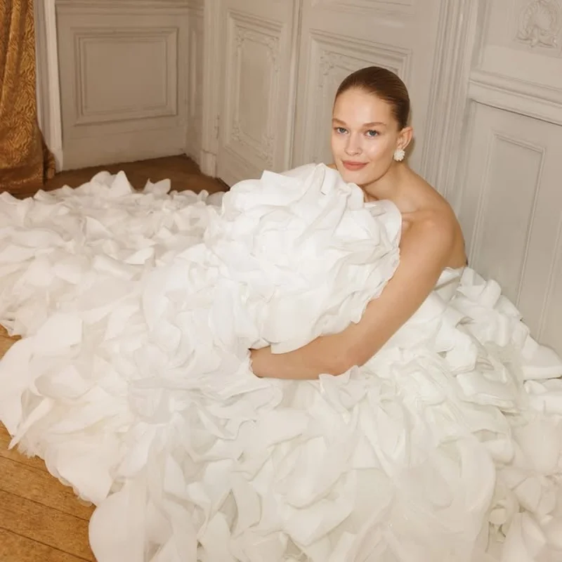 

Customized simple ivory white Spaghetti Straps Lace ruffle Appliques Wedding Dresses fish tail satin Bridal Gowns Made Dress