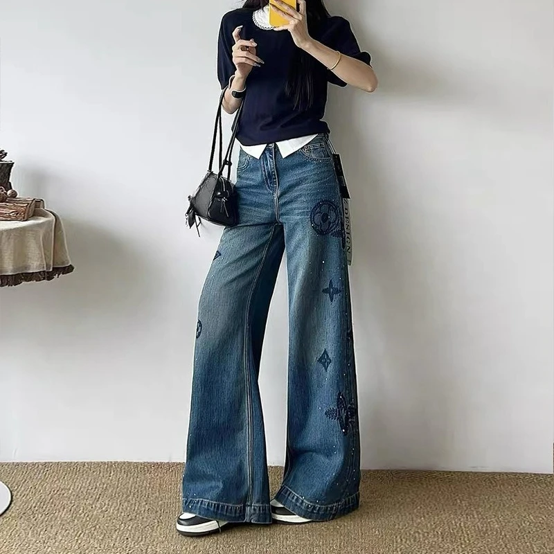 

Slimming Versatile Elegant High-end for Women 2026 Autumn Collection Features Fashionable Diamond-encrusted Straight-leg Jeans
