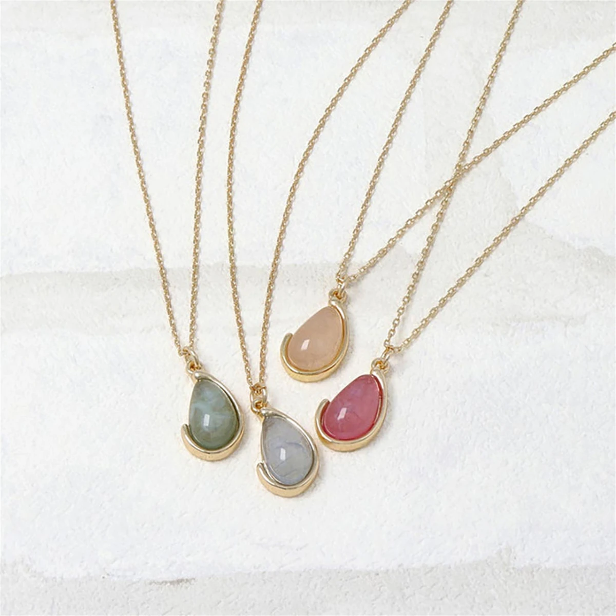 Irregular notch geometric fresh green pendant necklace collarbone chain titanium steel gold-plated color preservation