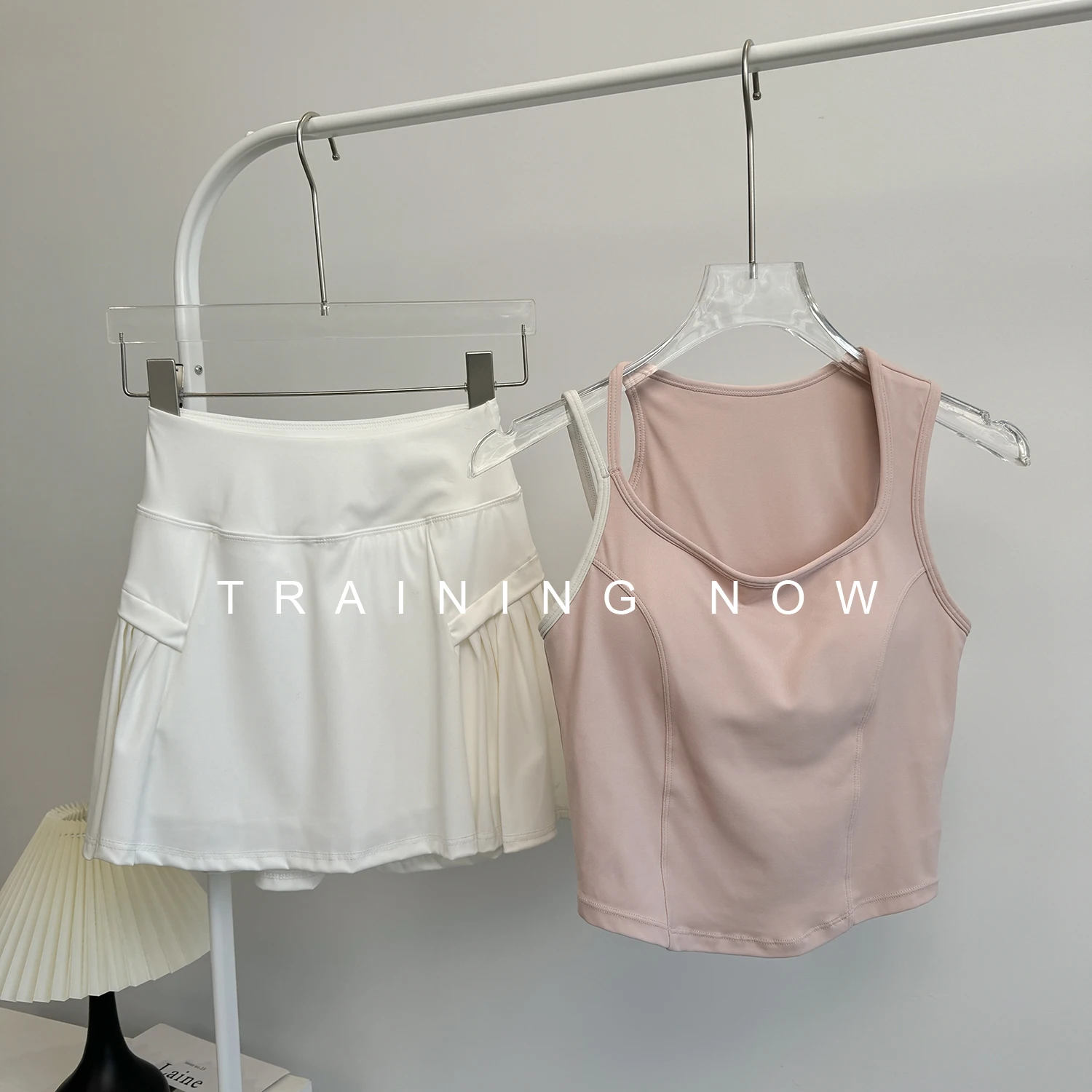 

High-value tennis sports suit for women in summer tight and slim Pilates yoga suit net running fitness skirt