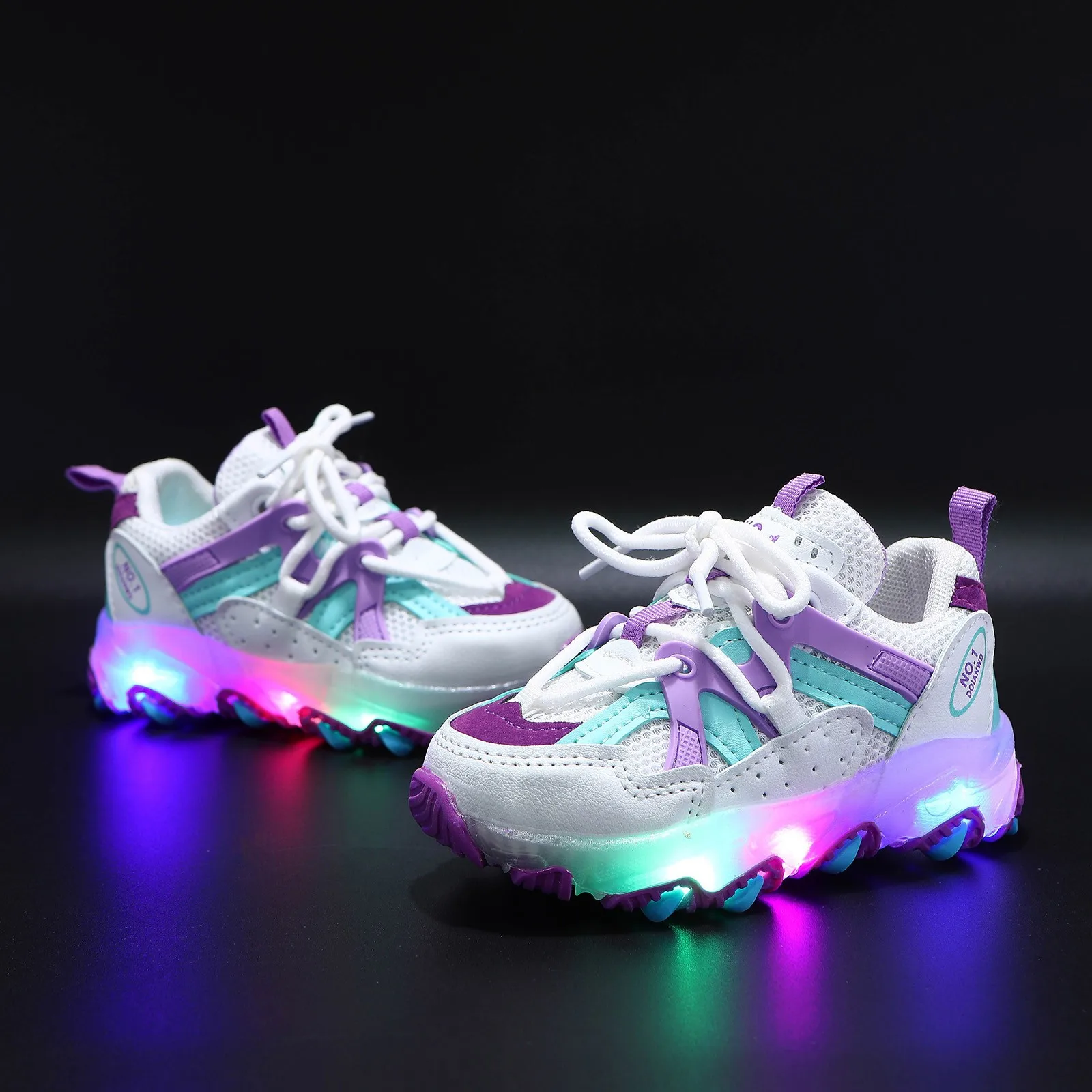 Fashion Children Lighting Shoes for Boys Girls Light Up Shoes Kids Shoes Sports Shoes Breathable Mesh Comfortable Sneakers