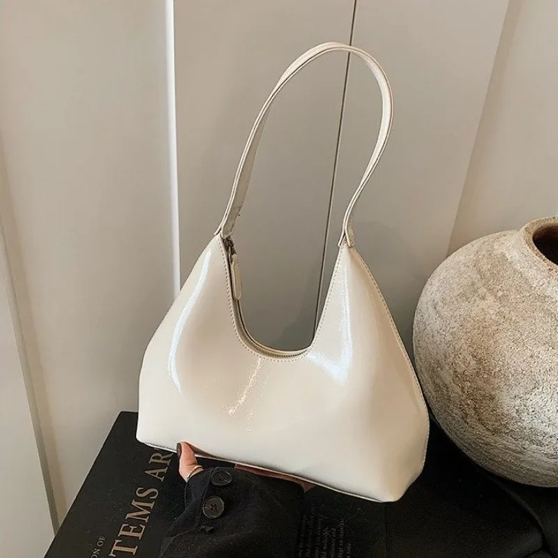 

Classic Timeless Tote Designer Diaper Bag Women Luxury Leather Large Capacity Elegant Crossbody Handbag For Lasting Fashion