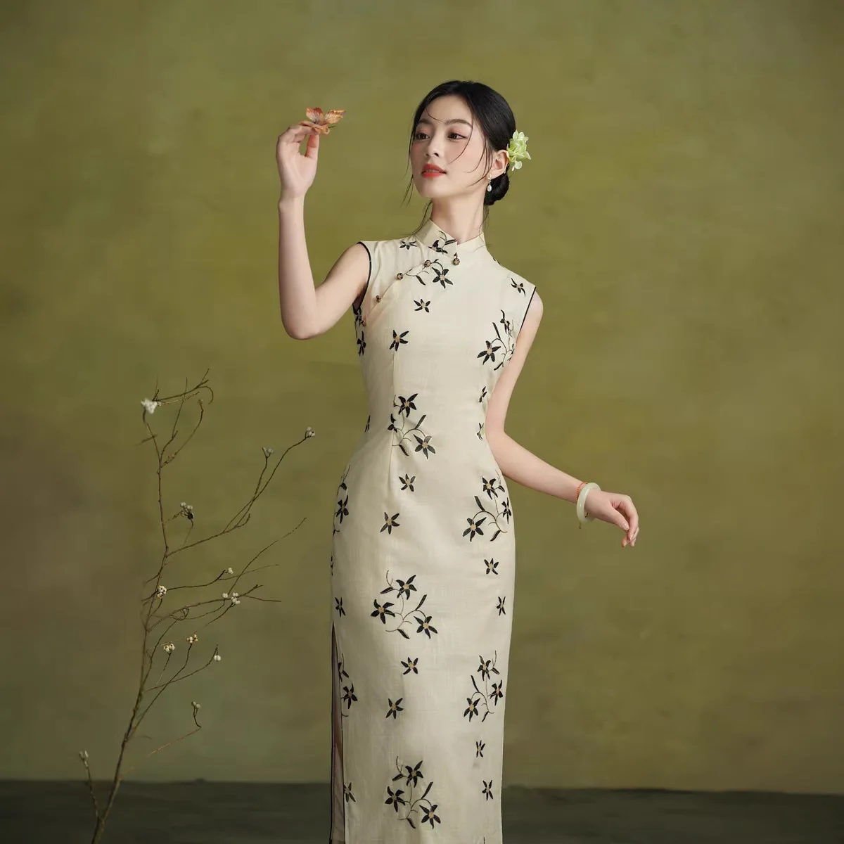 

New National Retro Spring Summer 2026 New Collar Sleeveless Cheongsam Women