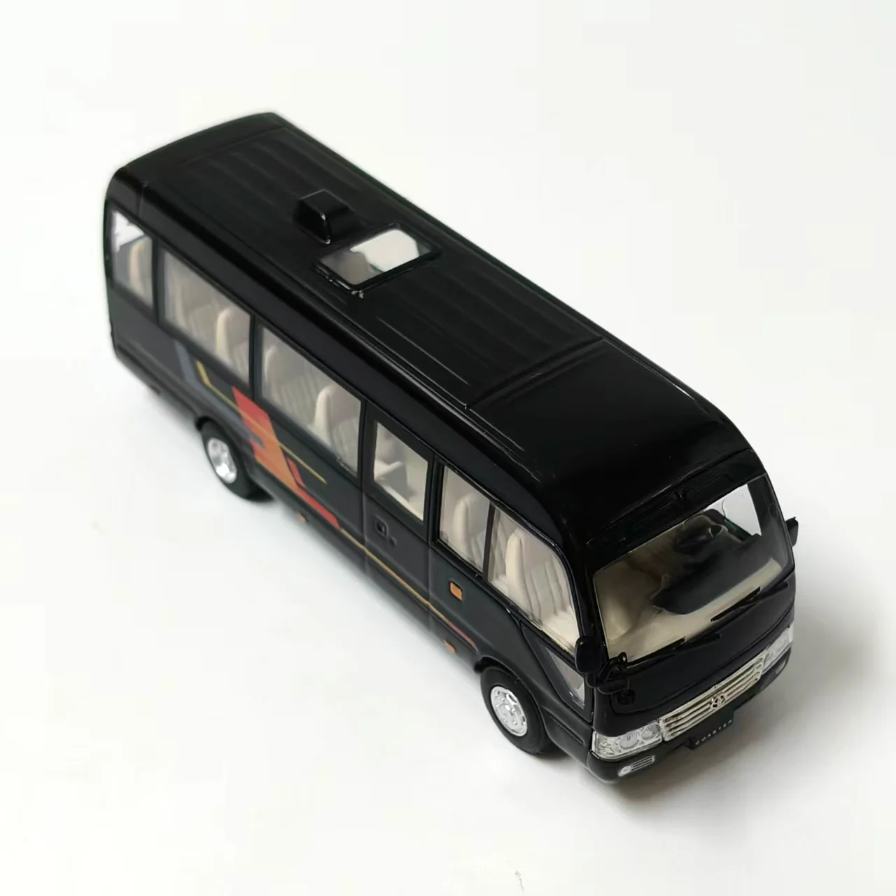 다이캐스트 1:64 스케일 토요타 코스터 럭셔리 미니버스 MPV 합금 자동차 모델 수집용 장난감 선물 기념품 장식품