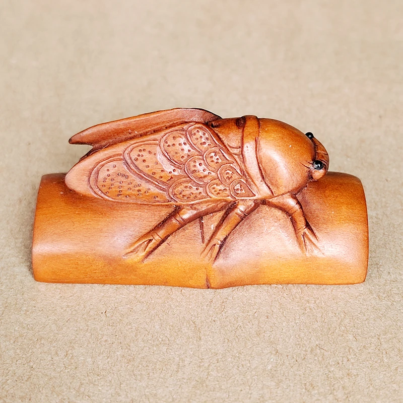 

GX722 - 20 Years Old 2" Hand Carved Boxwood Netsuke - Pretty Cicada
