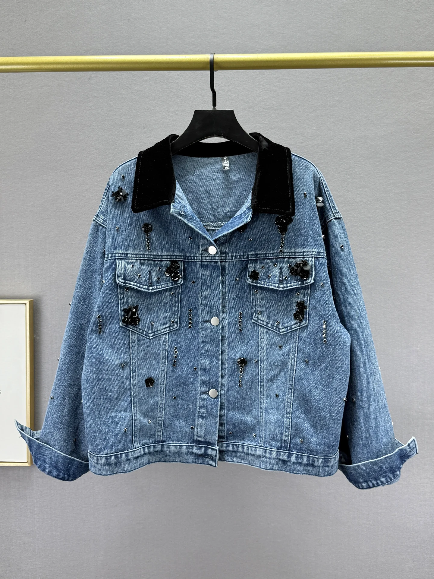 

Ретро-джинсовая куртка с бриллиантовой отделкой, женская, модная, свободного кроя, стройнящая, с длинными рукавами, винтажная, повседневная, с прямым подолом