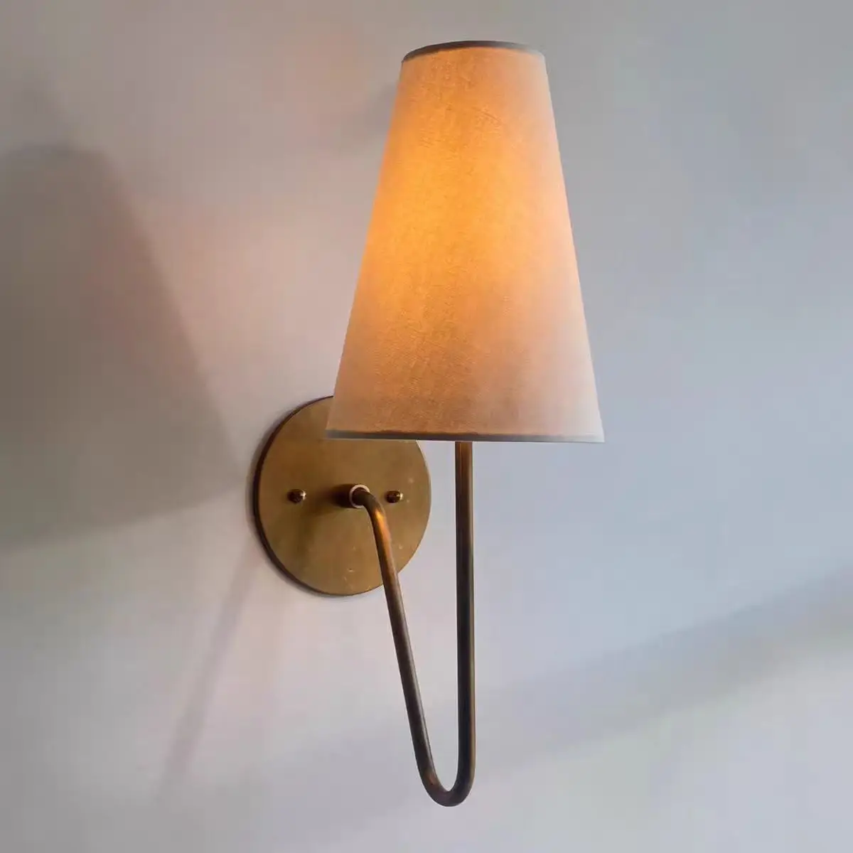 רטרו פליז פשתן מנורת קיר פשוט חדר שינה ליד מיטת סלון סלון מסעדה בית קפה אמנות אווירה מנורת חדר תפאורה