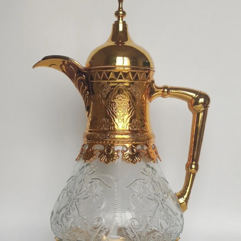 Vintage carved glass water bottle cold water bottle juice drink cold water bottle luxury Middle East coffee pot portable