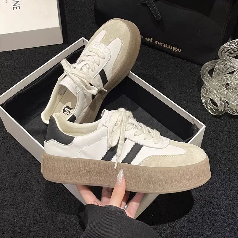 

Women Shoes Fashion Casual Flats Vulcanize Shoes Ladies Outdoor Walking Sneakers Women Comfortable Classical Shoes Black White