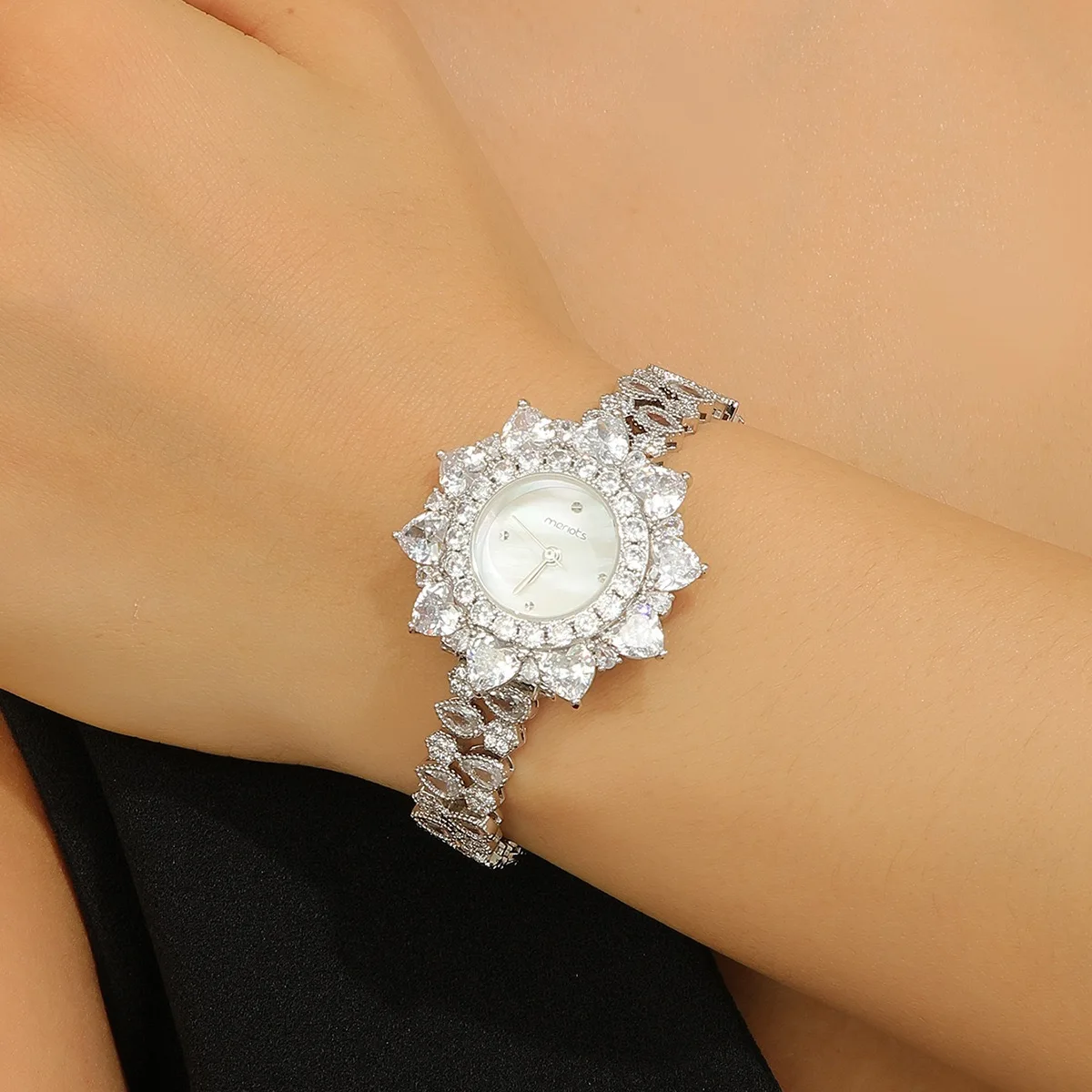 EYER Luxury Fashion Simple Design Geometric Round Bracelet Bangle Watch For Women Wedding Party Daily Jewelry Watch