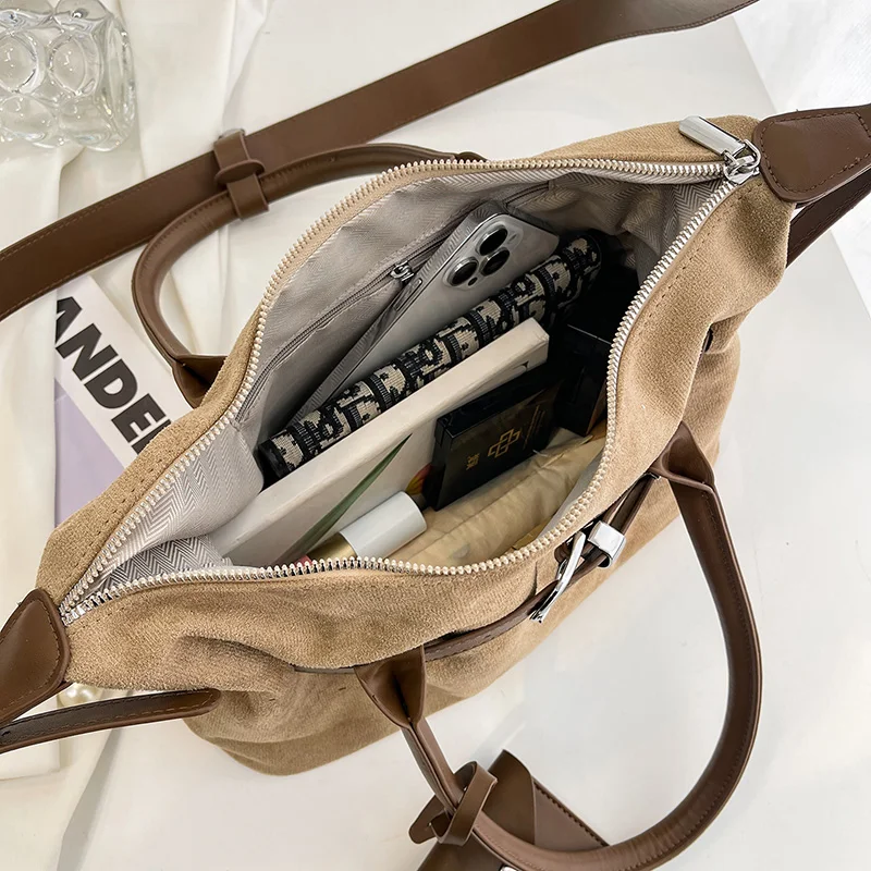Large Capacity Tote Bags Lady Winter Versatile Shoulder Crossbody Bag Women 2025 Winter New Korean Y2K Retro Handbag And Purse