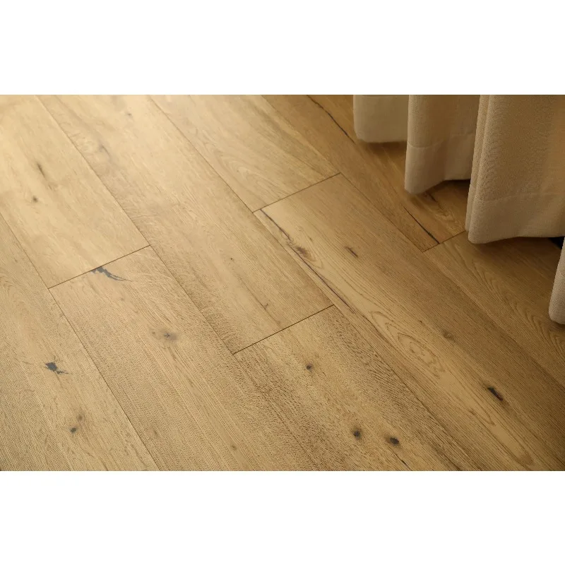 Customized size Modern Waterproof Oak Hardwood Engineered Flooring Smooth Design Brushed Finish Easy Click Installation for Indo